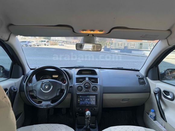 2007 model megane 2 garaj arabası