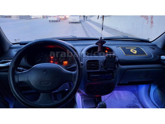 Sahibinden Renault Clio 1.4 RTA 2000 Model