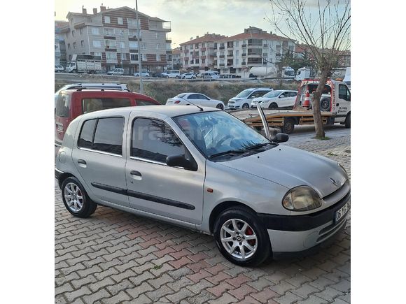 Sahibinden Renault Clio 1.4 RTA 2000 Model