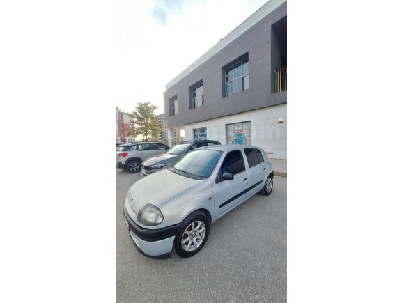 Sahibinden Renault Clio 1.4 RTA 2000 Model