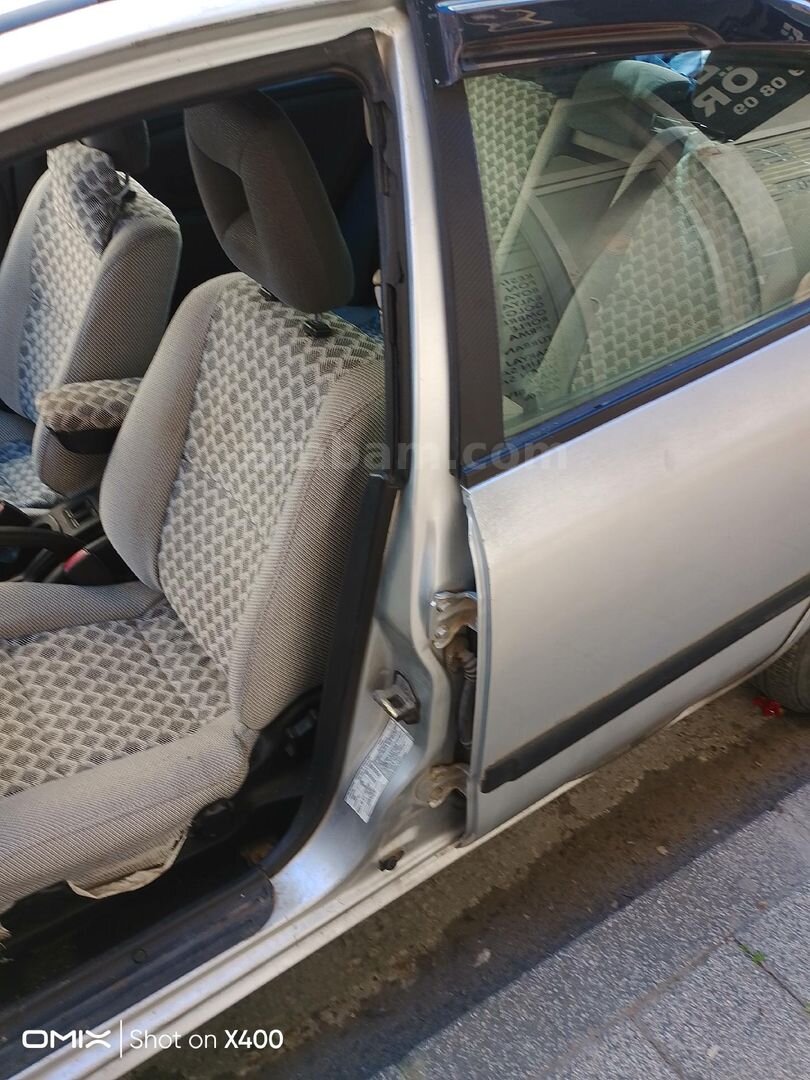 Sahibinden Mitsubishi Carisma 1.6 Comfort 2004 Model Aydın 389.771 km Gri 7