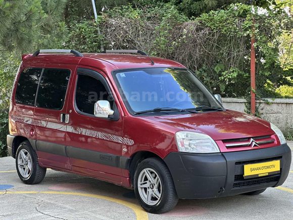 1.6 Berlingo kazasız sorunsuz klimalı