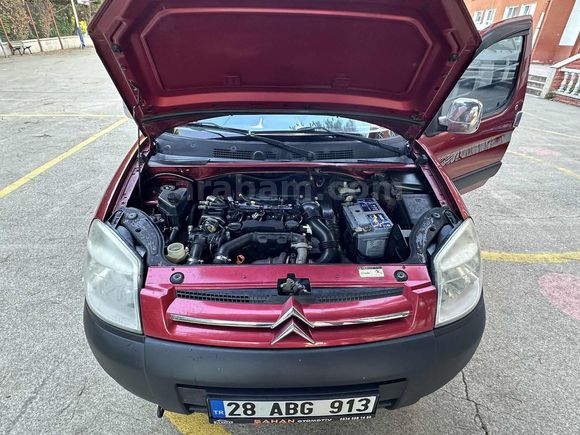 1.6 Berlingo kazasız sorunsuz klimalı