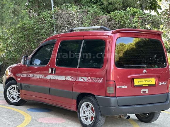 1.6 Berlingo kazasız sorunsuz klimalı