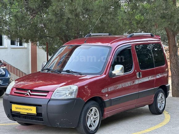1.6 Berlingo kazasız sorunsuz klimalı