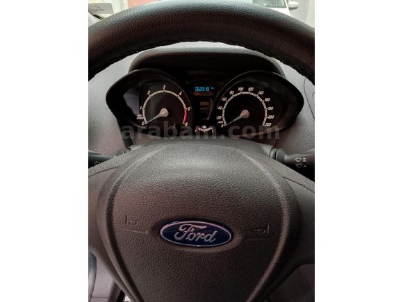 Sahibinden Ford Transit Courier 1.5 TDCi Trend 2022 Model