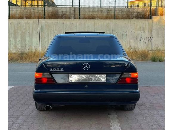 Çift kabin takaslı Mercedes - Benz 200 E 1991 Model