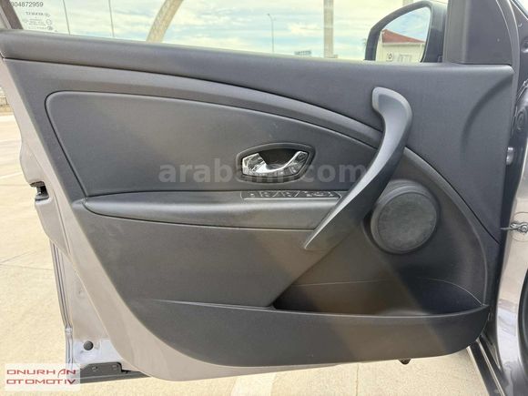 2015 MODEL HATASIZ BOYASIZ TRAMERSİZ SANROOF FULL