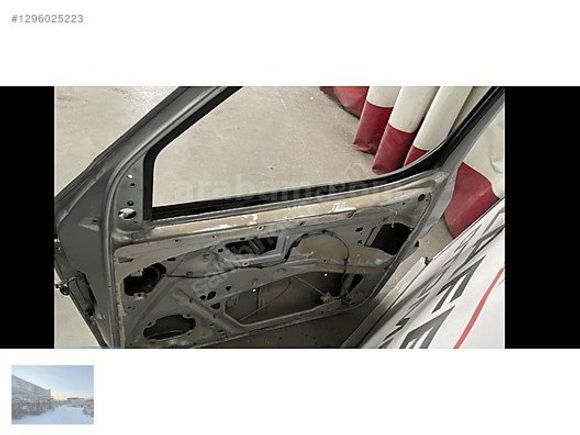 Peugeot Partner Sağ Ön Kapı