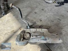 Peugeot 307 yakıt deposu benzinli