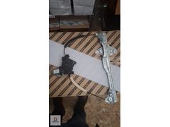 PEUGEOT 301 SOL ÖN KAPI CAM KRİKOSU 9674412480