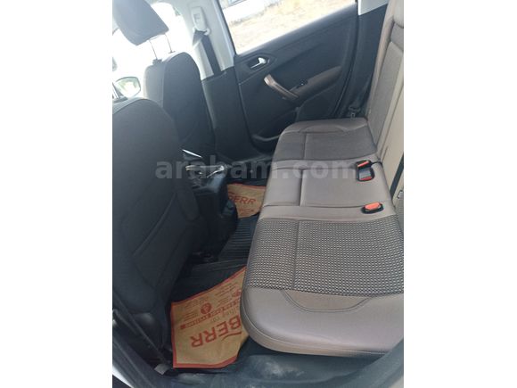 Temiz-Peugeot 2008 1.6 e-HDi Allure 2015 Model