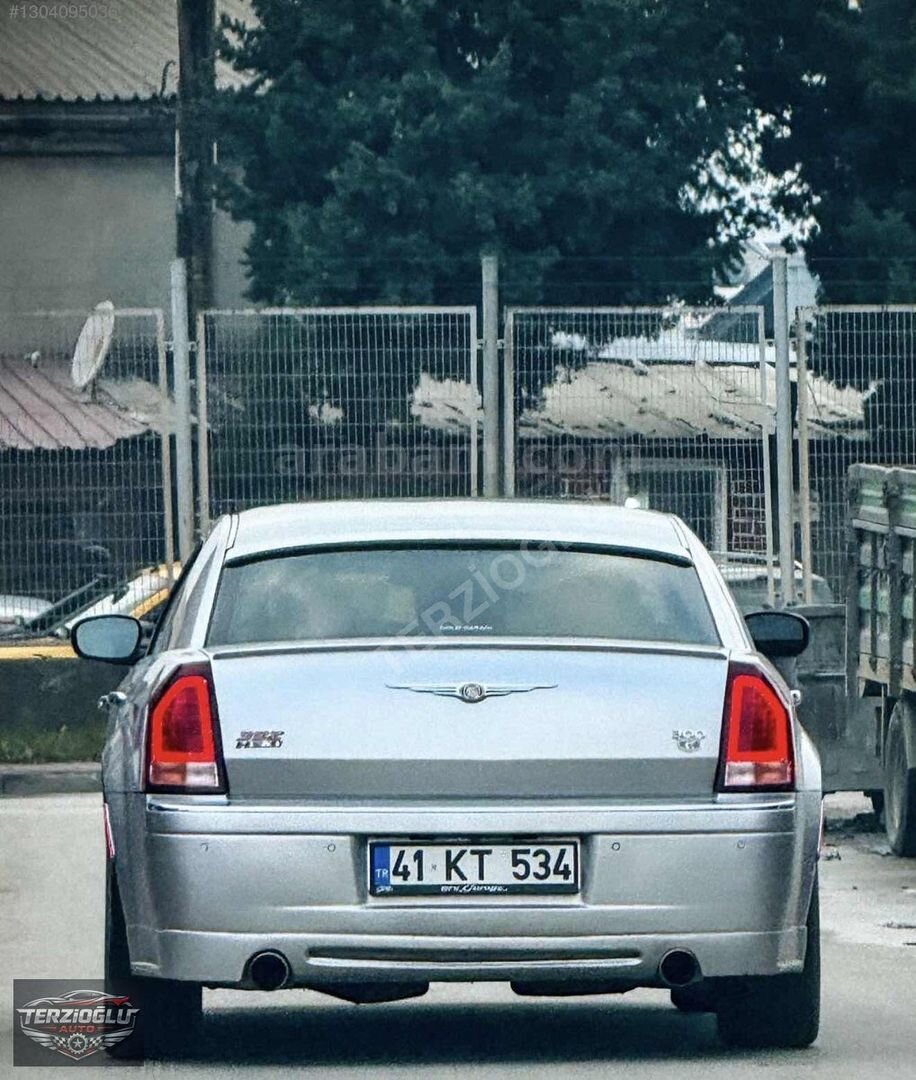 Galeriden Chrysler 300 C 5.7 2005 Model Kocaeli 249.000 km Gri 1