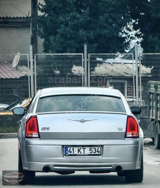 Galeriden Chrysler 300 C 5.7 2005 Model Kocaeli 249.000 km Gri 1