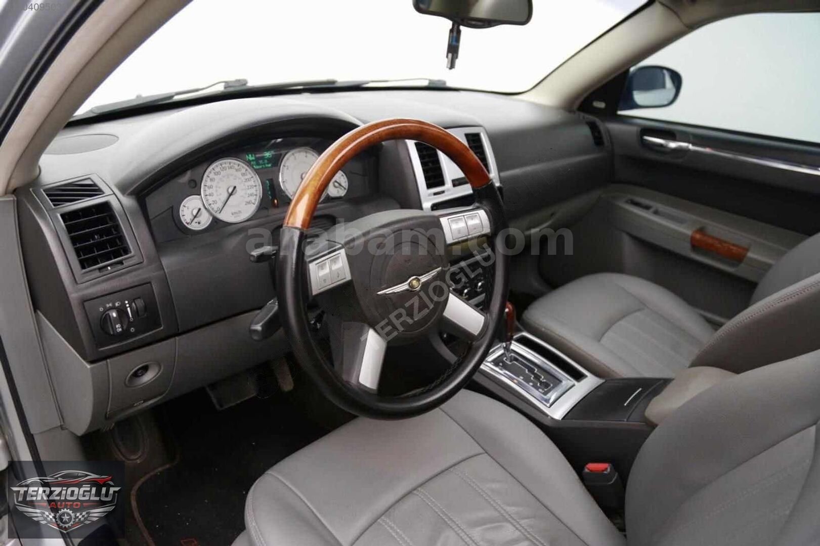 Galeriden Chrysler 300 C 5.7 2005 Model Kocaeli 249.000 km Gri 7