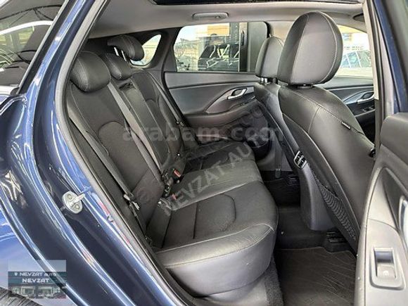 2018 HYUNDAI İ30 1.6 CRDİ ELİTE PLUS MAVİ CAM TAVAN'LI