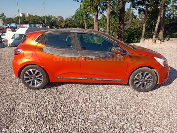 49.000KM de 2020  model 1.0 tce turuncu clio RS 