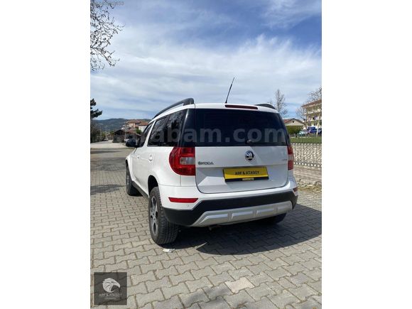 2015 YETİ 1.2 TSI DÜŞÜK KM BAKIMLI
