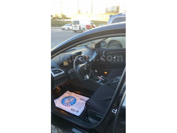 Sahibinden Renault Megane 1.5 dCi Dynamique 2010 Model  255.000 km Siyah