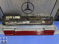 MERCEDES W124 SIFIR ARKA BAGAJ STOP ARASI REFLEKTÖR REAR LENS