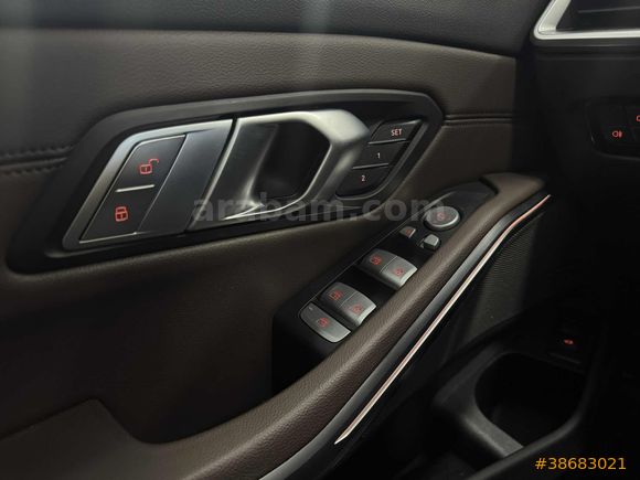 2025 BMW 320İ M SPORT (GERÇEK DERI)