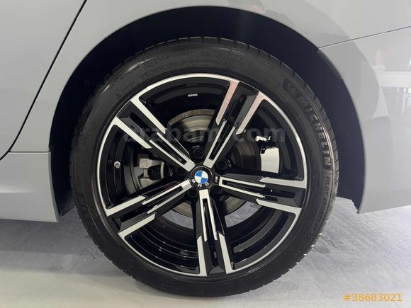2025 BMW 320İ M SPORT (GERÇEK DERI)