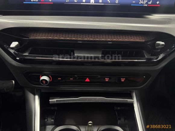 2025 BMW 320İ M SPORT (GERÇEK DERI)