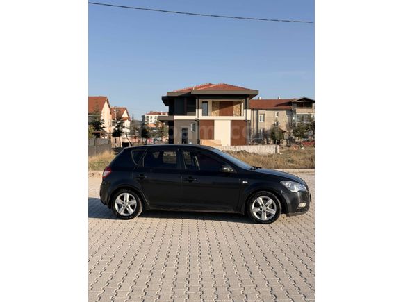 Sahibinden Kia Ceed 1.6 CRDi Motion 2012 Model 