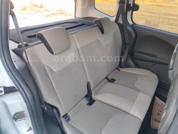 Sahibinden Ford Tourneo Courier 1.6 TDCi Titanium Plus 2015 Model