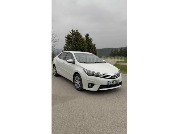 HATASIZ BOYASIZ Ekspertiz raporlu  otomatik Toyota Corolla 1.4 D-4D Touch 2015 Model