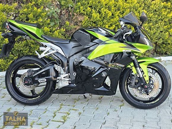 TALHA DAN 2010 MODEL CBR 600RR HATASIZ BOYASIZ SPECİAL EDİTİON