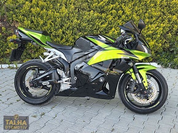 TALHA DAN 2010 MODEL CBR 600RR HATASIZ BOYASIZ SPECİAL EDİTİON
