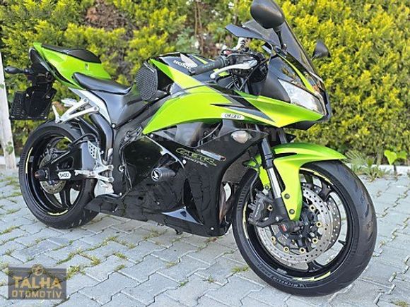 TALHA DAN 2010 MODEL CBR 600RR HATASIZ BOYASIZ SPECİAL EDİTİON