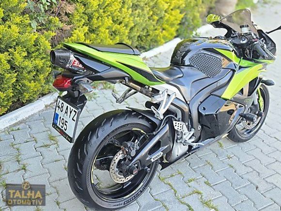 TALHA DAN 2010 MODEL CBR 600RR HATASIZ BOYASIZ SPECİAL EDİTİON