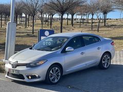 Sahibinden Renault Fluence 1.5 dCi Icon 2016 Model  hatasız diri araç arayanlara 
Tiriger yeni degisti yag bakimi yeni arac tertemiz 