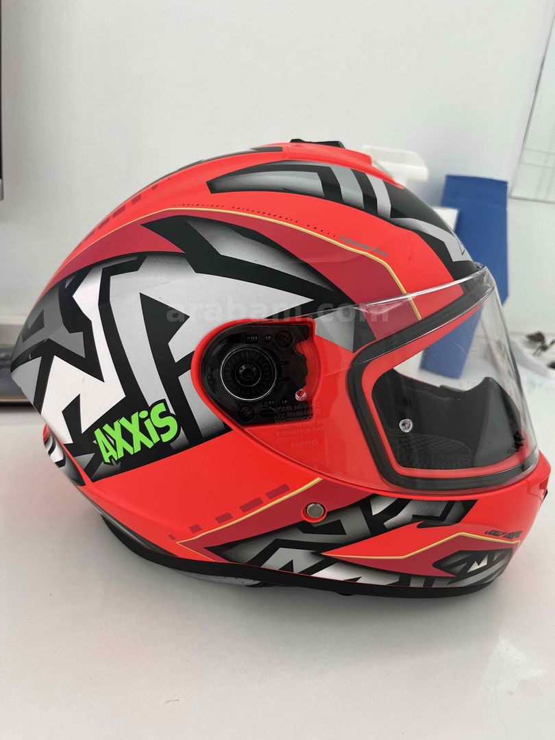 BİR KAÇ KEZ KULLANILMIŞ SIFIR AXXİS KASK