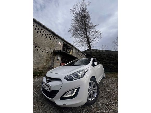 Sahibinden Hyundai i30 1.6 GDi Style 2014 Model  65.000 km Beyaz