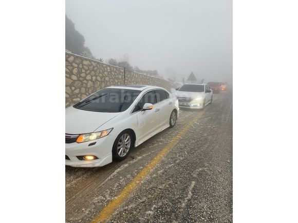 Sahibinden Honda Civic değişen yok iki normal boya iki lokal boya