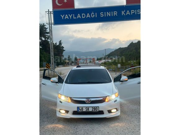 Sahibinden Honda Civic değişen yok iki normal boya iki lokal boya