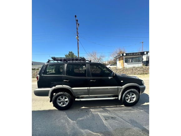 Sahibinden Nissan Terrano   bd30 turbo intercoller Elegance 2000 Model fabrika yazıları ve kirikosu mevcuttur çeki demiri ruhsata işli