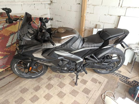 TERTEMİZ HATASIZ BAJAJ PULSAR 200 RS