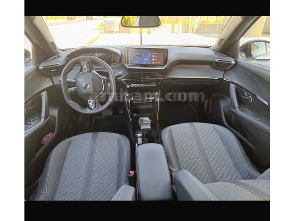 Sahibinden Peugeot e-2008 Allure 2025 Model  komple  PPF kaplı