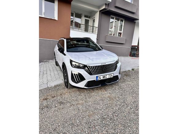 Sahibinden Peugeot e-2008 Allure 2025 Model  komple  PPF kaplı
