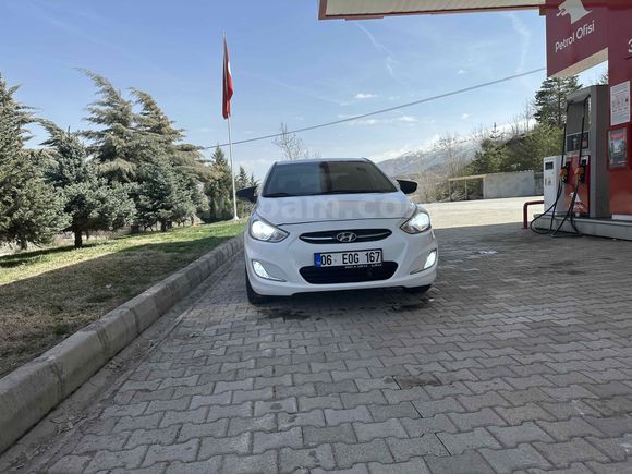 Sahibinden Hyundai Accent Blue 1.6 CRDI Mode Plus 2016 Model  190000 km Beyaz