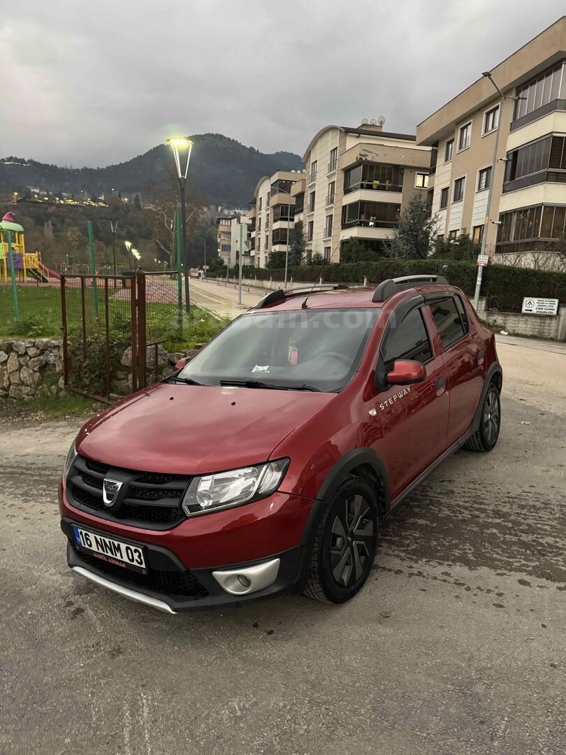 Sahibinden Dacia Sandero 1.5 dCi Stepway 2015 Model Bursa 190.000 km Bordo 2