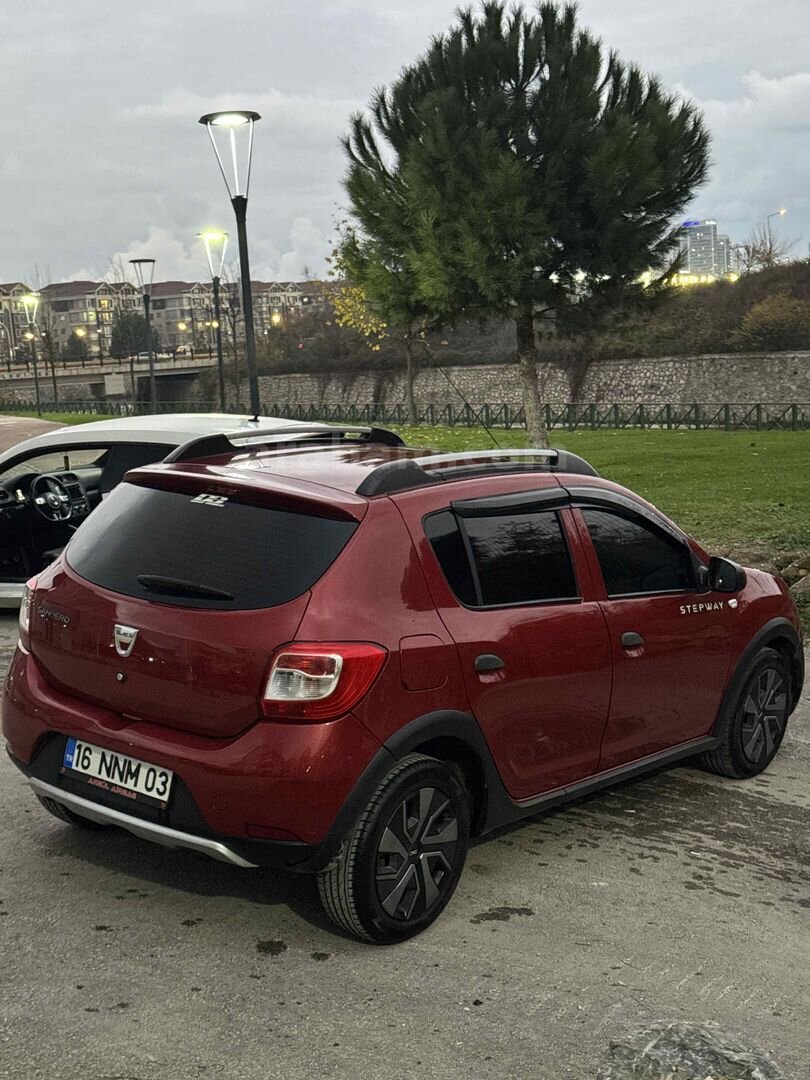 Sahibinden Dacia Sandero 1.5 dCi Stepway 2015 Model Bursa 190.000 km Bordo 6