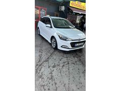 Sahibinden Hyundai i20 1.2 MPI Style 2016 Model  130.000 km Beyaz