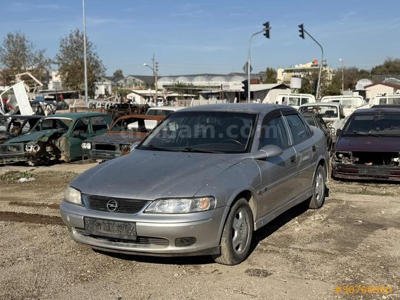GÜZEL OTO DAN MOTOR HASARLI KLİMALI 2001 OPEL VECTRA SON FIYAT!!