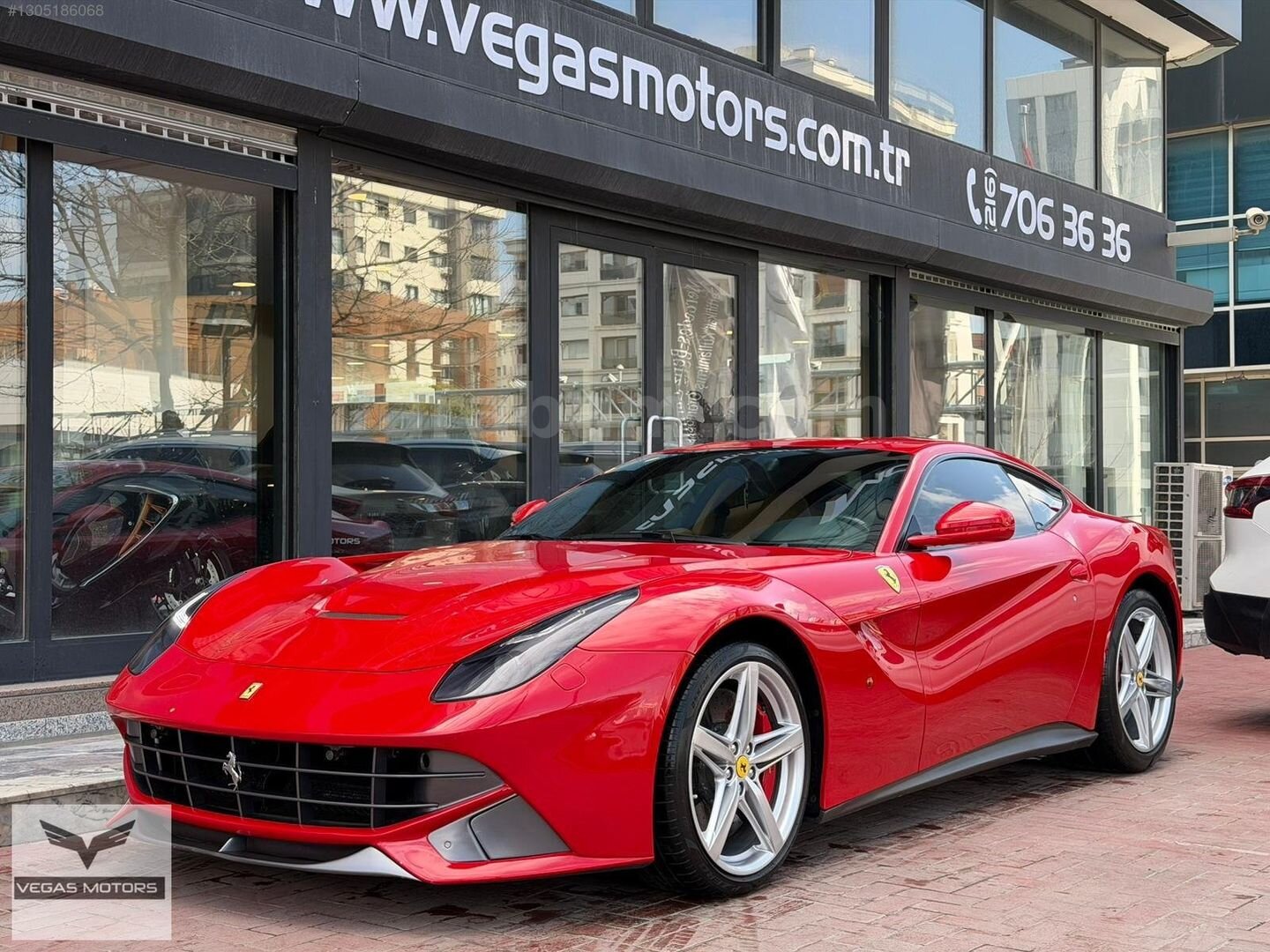 Galeriden Ferrari F12 Berlinetta 2013 Model İstanbul 48.700 km Kırmızı 1