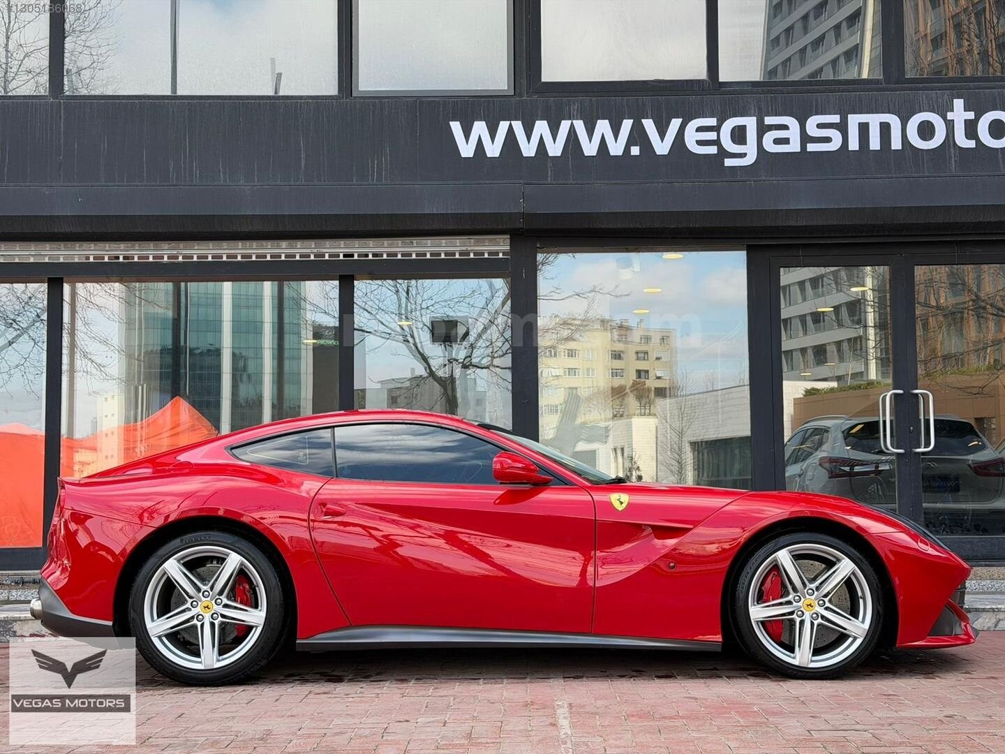 Galeriden Ferrari F12 Berlinetta 2013 Model İstanbul 48.700 km Kırmızı 6